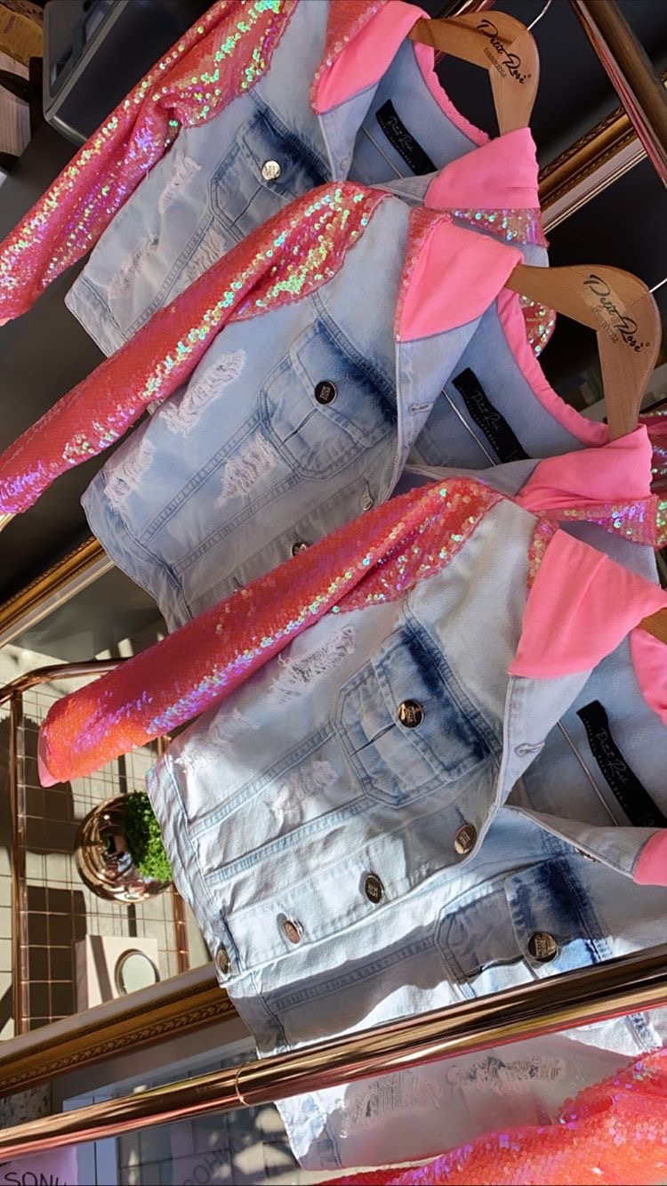 Jaqueta Jeans Com Mangas E Capuz Em Paetês Rosa