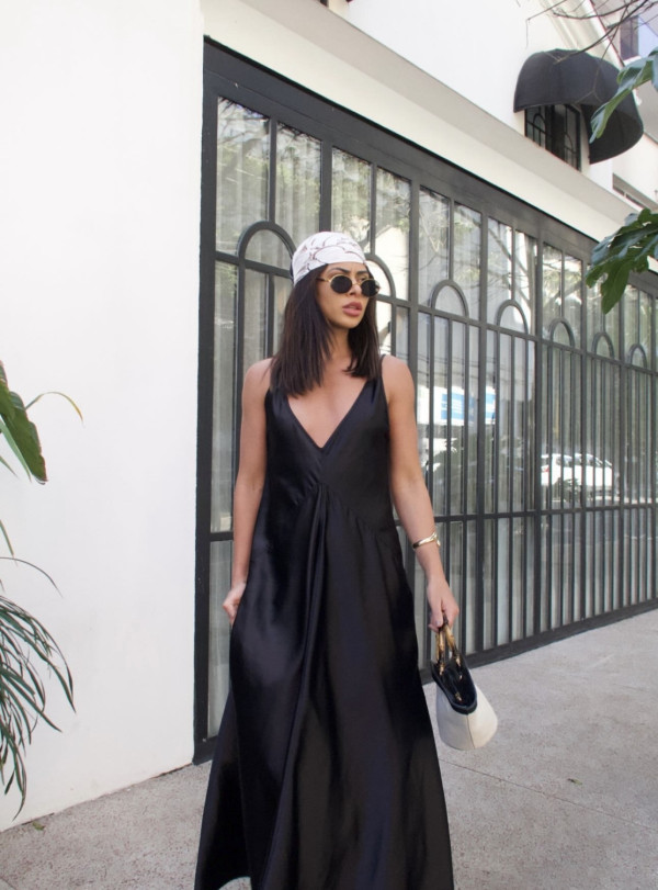 Vestido Longo Com Bolsos Satin Doux Preto